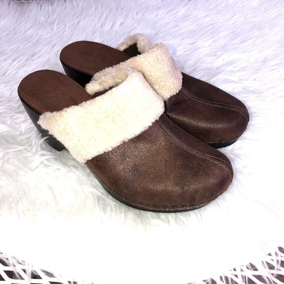 NINE WEST Clarige Brown Leather Fur Trim Mule Clog Sz 8 - Picture 1 of 8